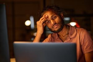 la fatigue fasse a la necessité de produire régulièrement du contenu sur les reseaux sociaux