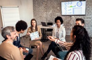 Entrepreneurs de Pau, stop au solo ! Kilink, l’équipe qui vous aide à structurer votre com’ et booster votre activité, tous les vendredis matin.
